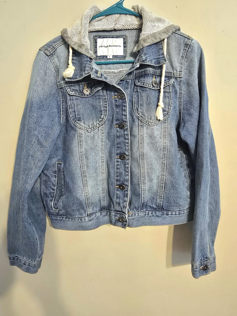 The Style Between Us Women's Light Blue Denim Jacket with Knit Hood